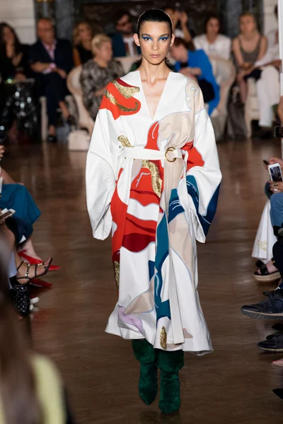 Look 8